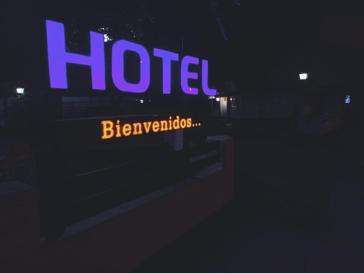 Hotel Rucalen Santa Rosa  Eksteriør billede